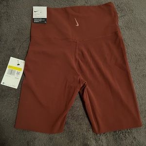 Nike Yoga Luxe Women's High-Waisted Shorts Brown Size S